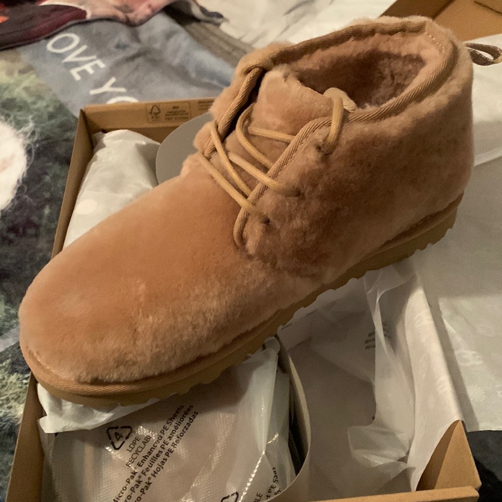 Uggs boots Nuemel fluffy brand new size 9
